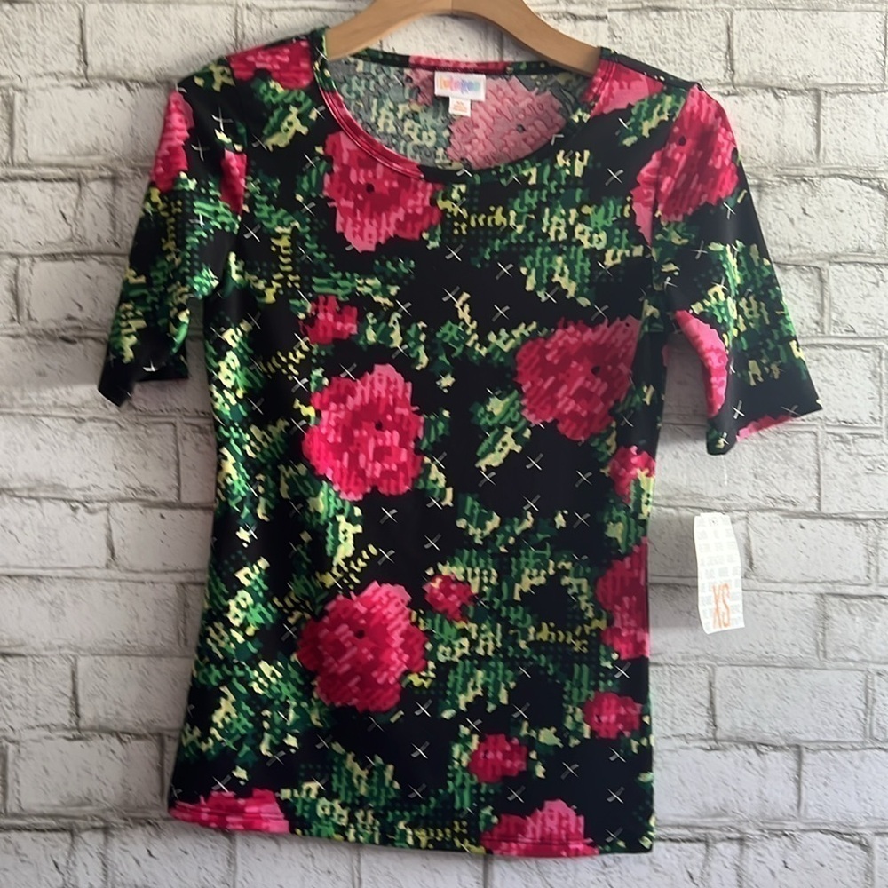 NEW! Floral Short Sleeve Tee  Gigi size XS LuLaRoe